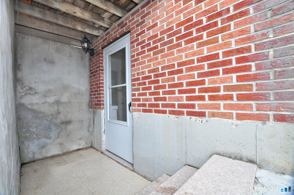 1681 Litchfield Turnpike - Photo 3