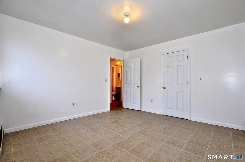 1681 Litchfield Turnpike - Photo 20