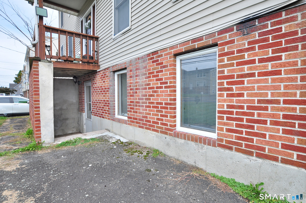 1681 Litchfield Turnpike - Photo 2