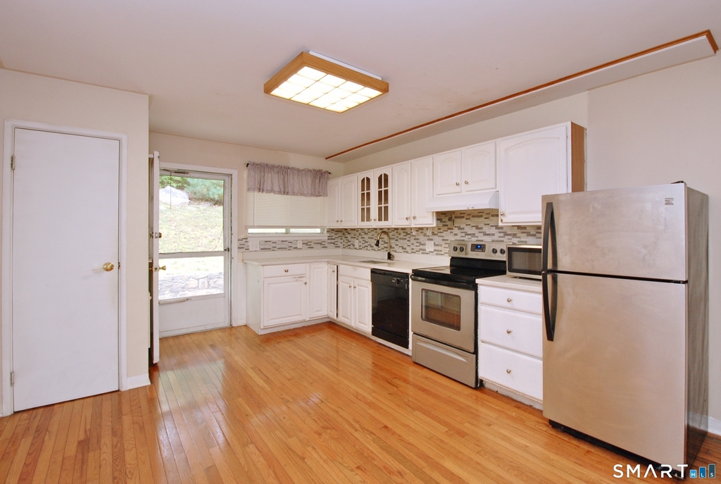 96 Columbus Place - Photo 1