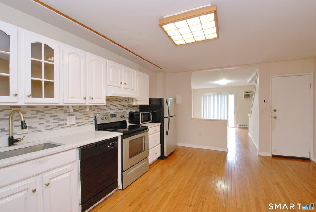96 Columbus Place - Photo 2