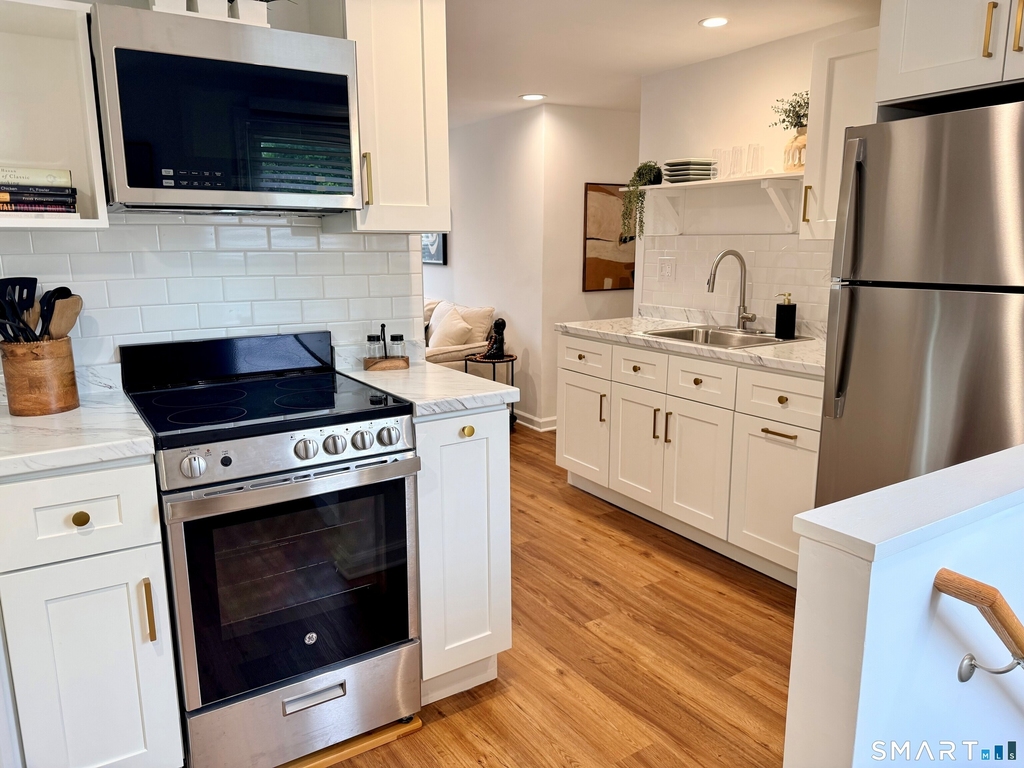 56 Richmondville Avenue - Photo 3