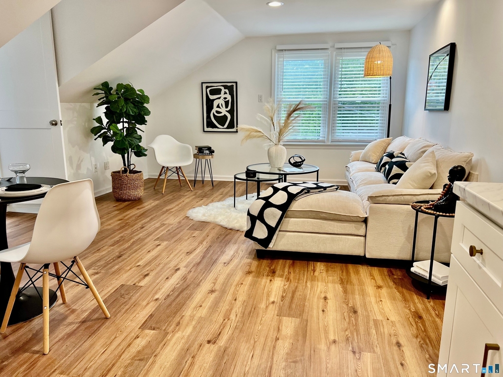 56 Richmondville Avenue - Photo 9