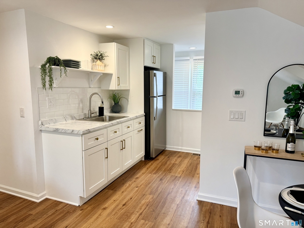 56 Richmondville Avenue - Photo 5