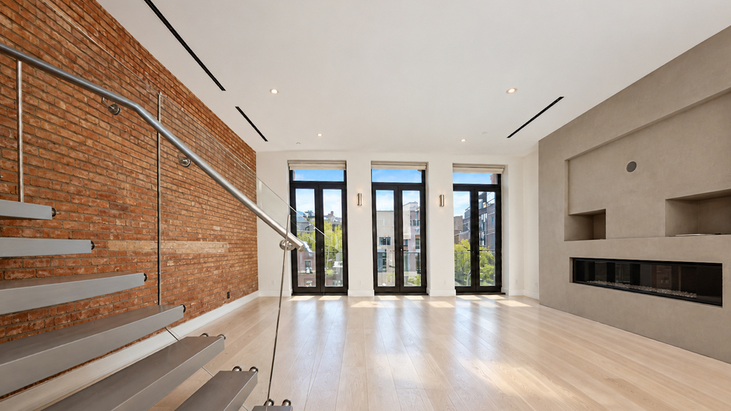 319 Bowery - Photo 2