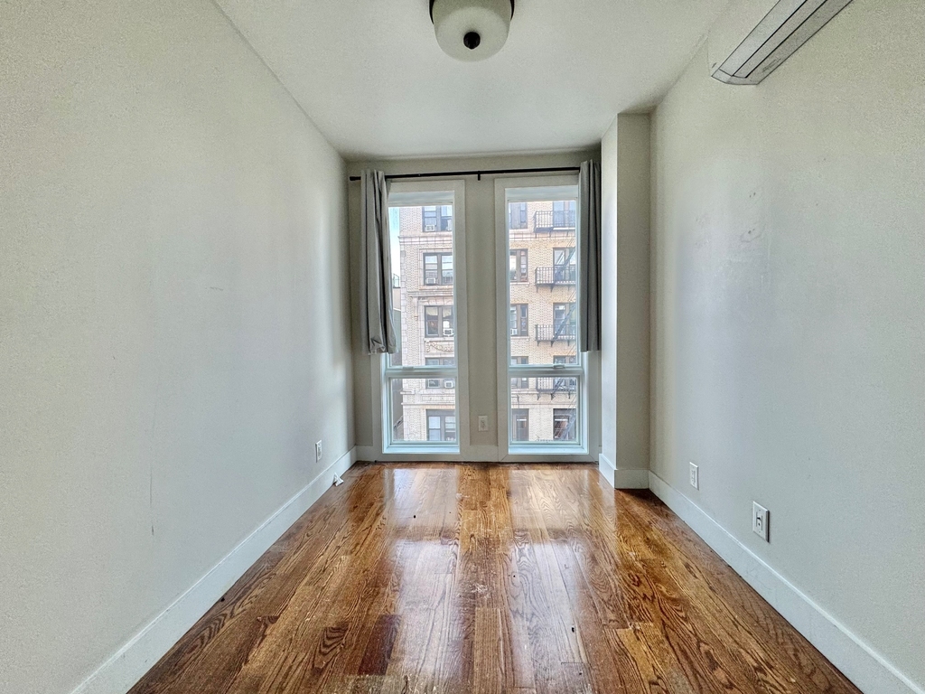 85 Graham Avenue - Photo 6