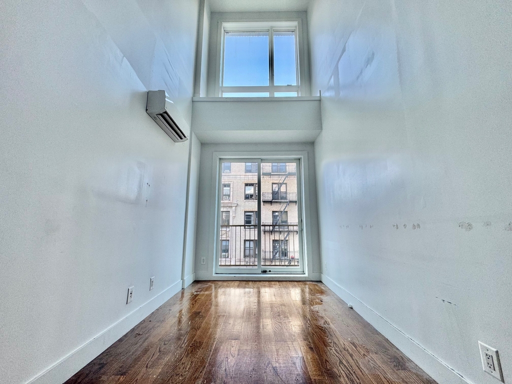 85 Graham Avenue - Photo 1