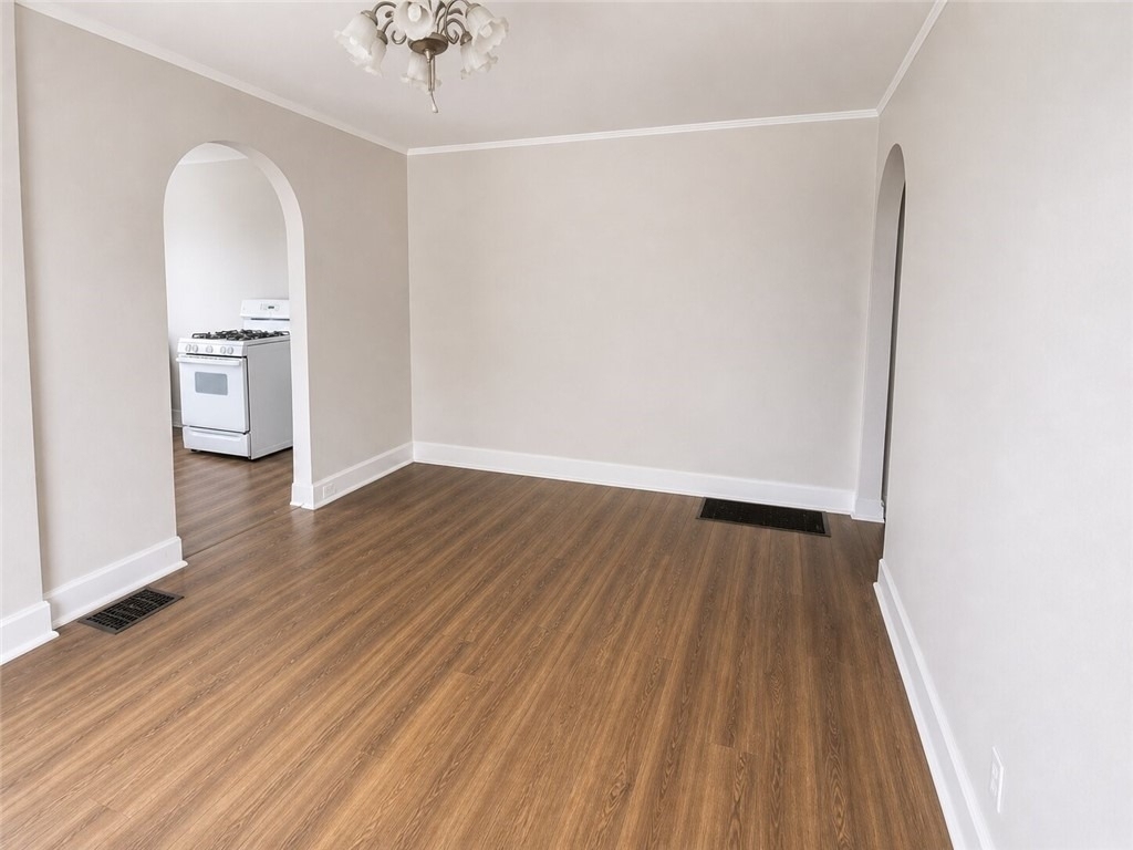 856 Craig Street - Photo 3