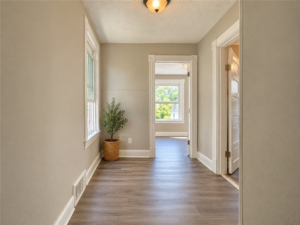 744 Large Ave - Photo 2