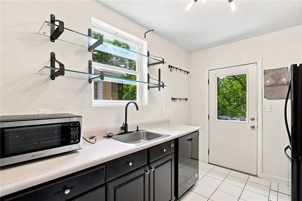 420 Edgemont Street - Photo 8