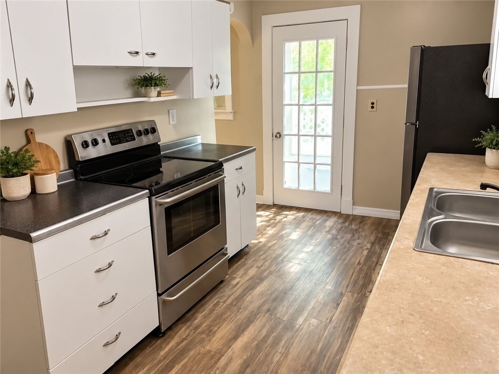 215 Donnan Ave - Photo 1