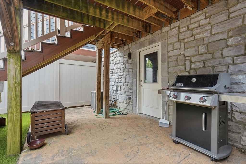 2652 Larkins Way - Photo 39