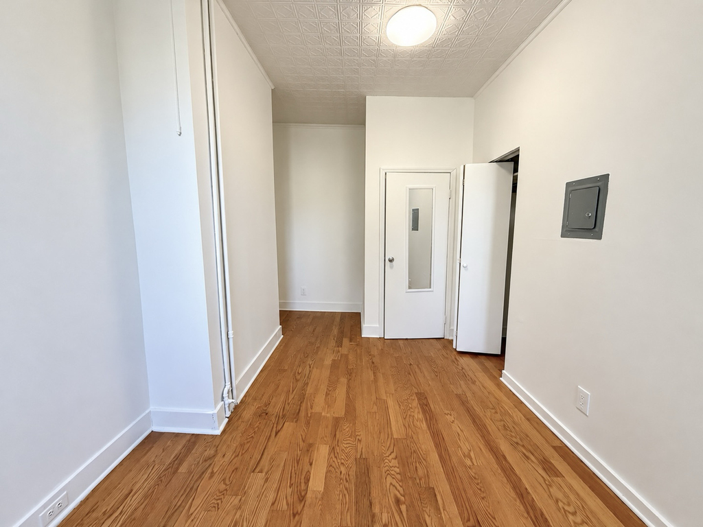 367 Menahan Street - Photo 8