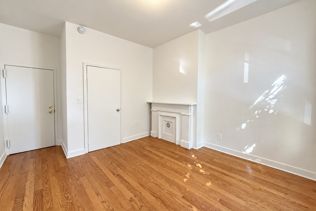 367 Menahan Street - Photo 5