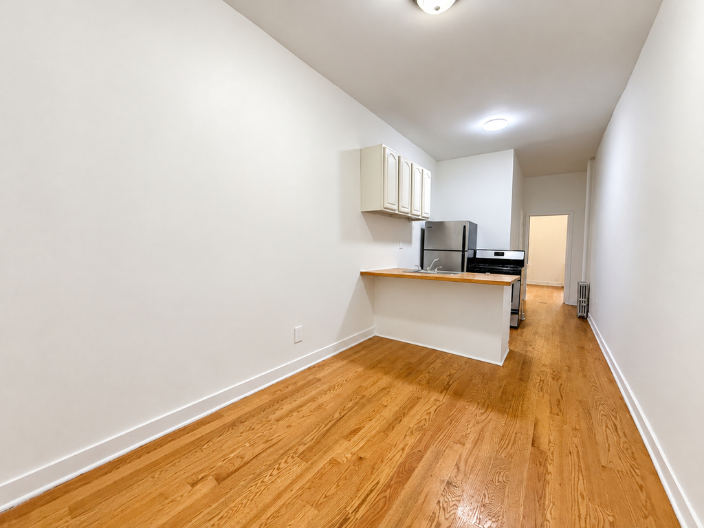 367 Menahan Street - Photo 0