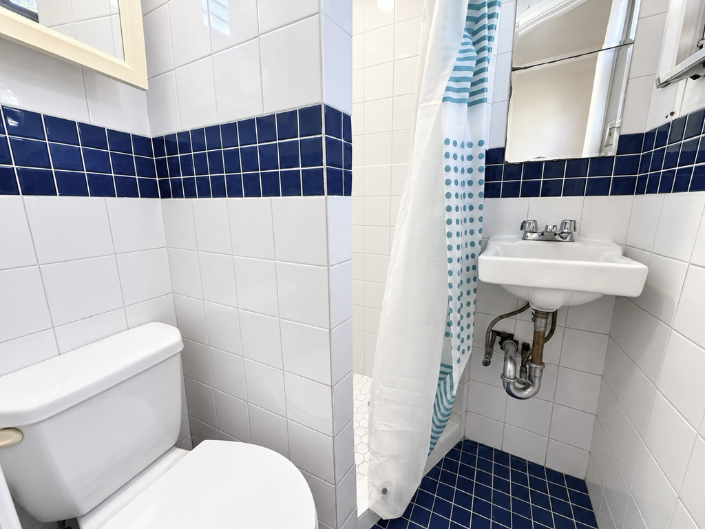 367 Menahan Street - Photo 9