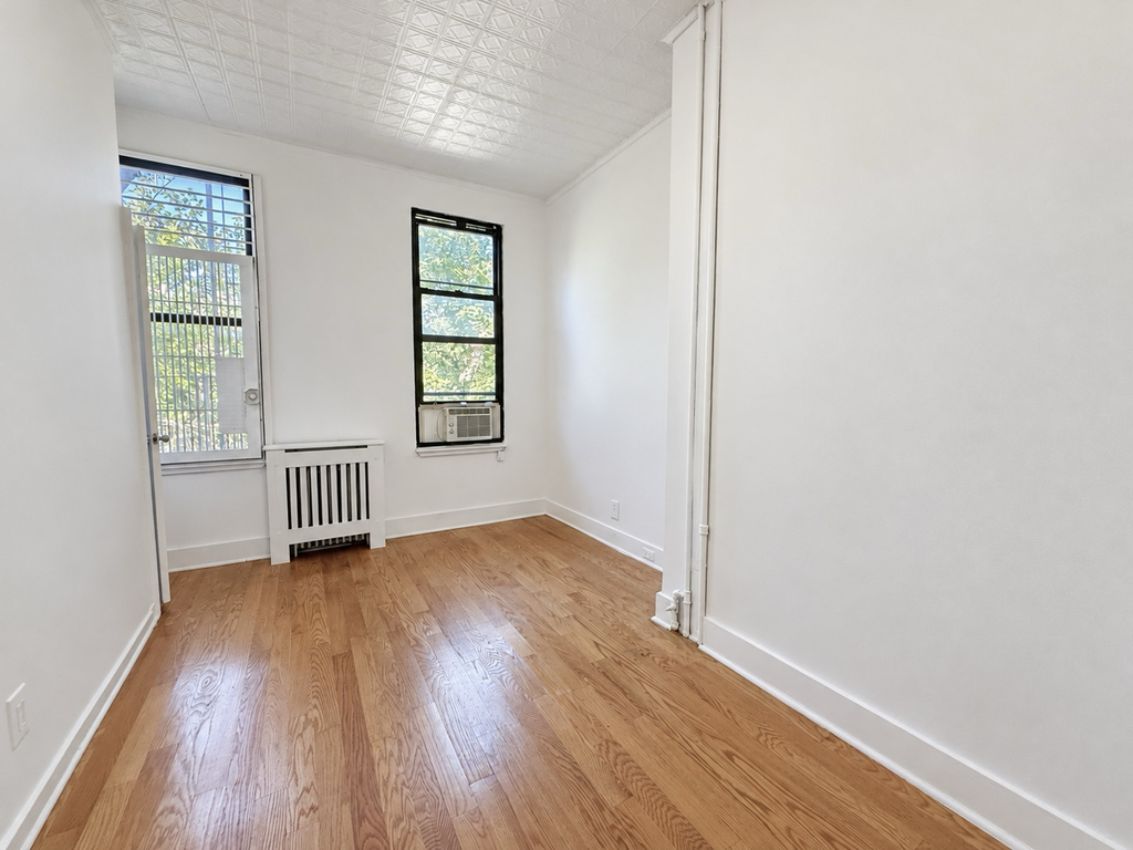 367 Menahan Street - Photo 7