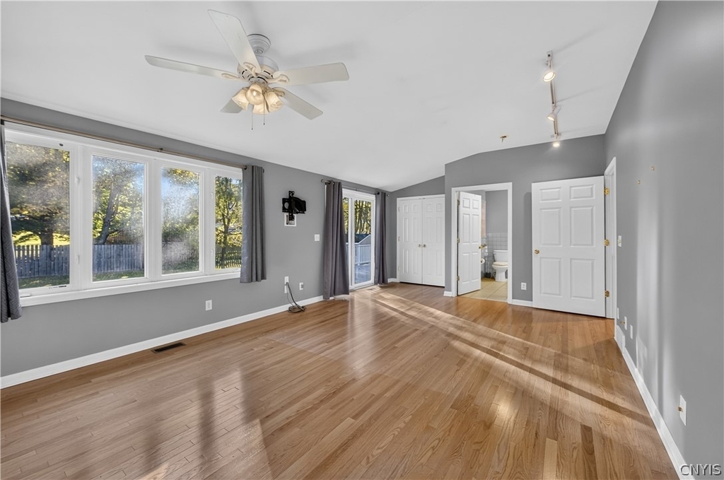 4776 Edgeworth Drive - Photo 8