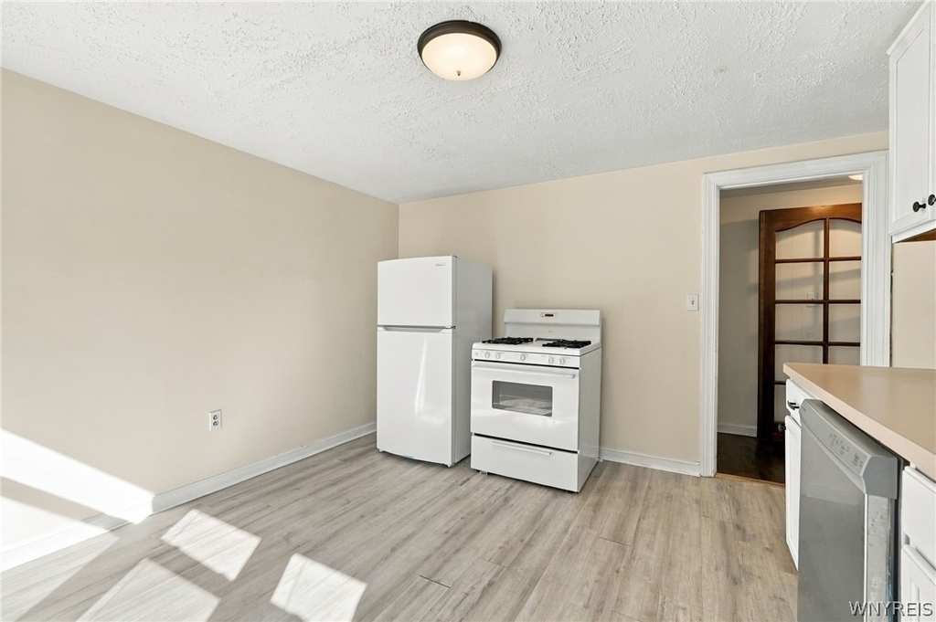 6797 Main Street - Photo 3