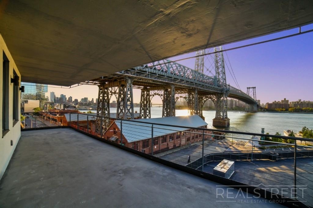 349 Kent Ave - Photo 4