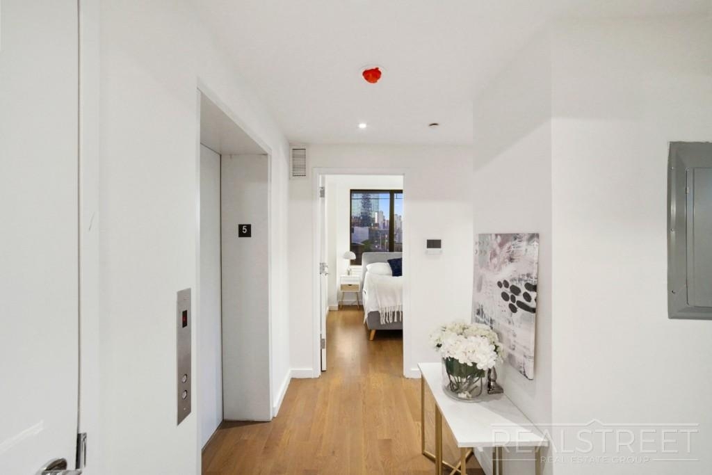 349 Kent Ave - Photo 10