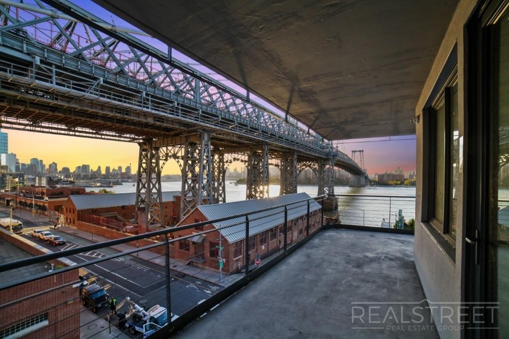 349 Kent Ave - Photo 5