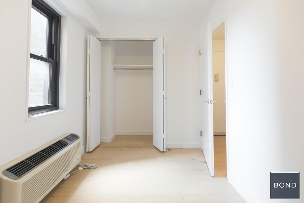 East 39th Street - Photo 16