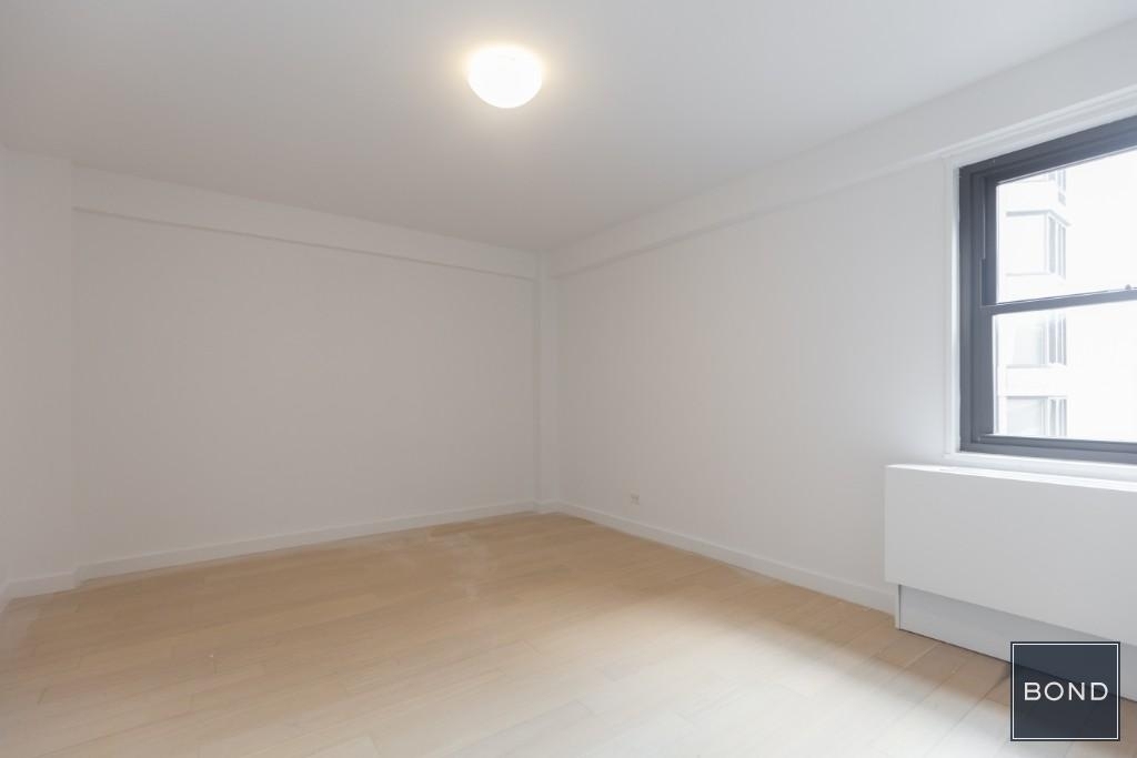 East 39th Street - Photo 11