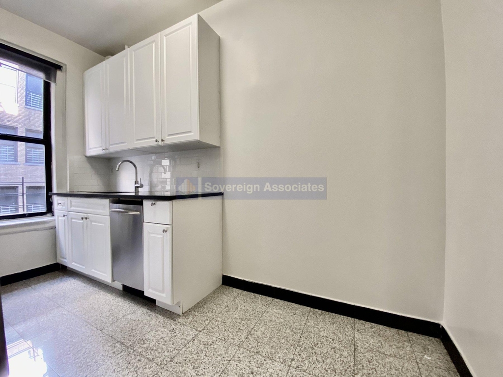 664 West 163rd Street - Photo 3