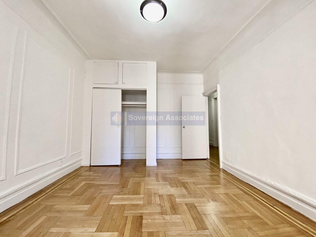 664 West 163rd Street - Photo 7