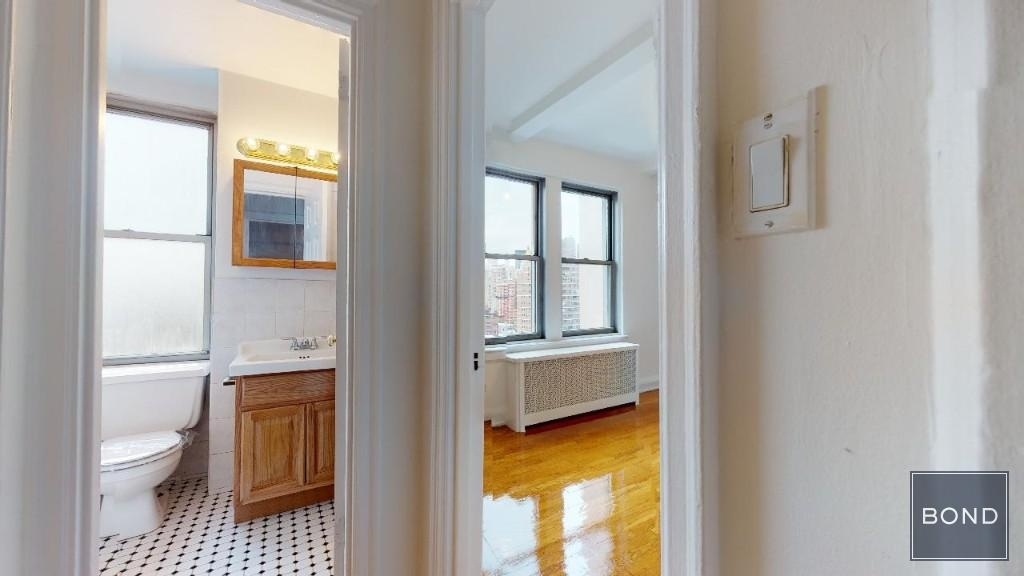 East 38th Street - Photo 7