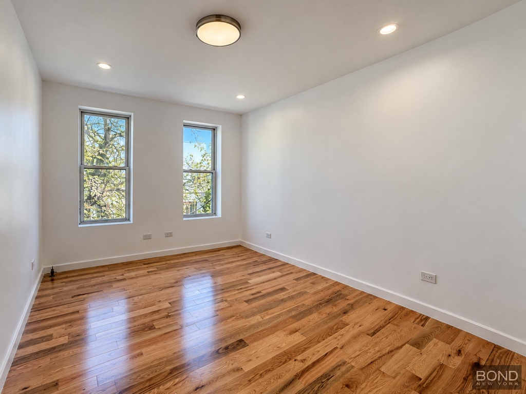 285 Rockaway Parkway - Photo 3