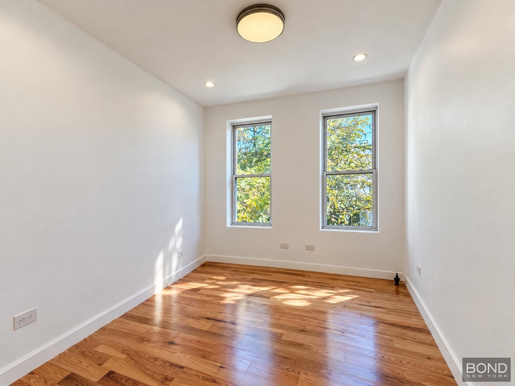 285 Rockaway Parkway - Photo 4