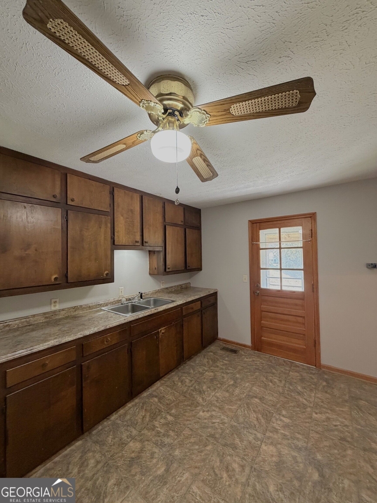 110 Bryan Street - Photo 3
