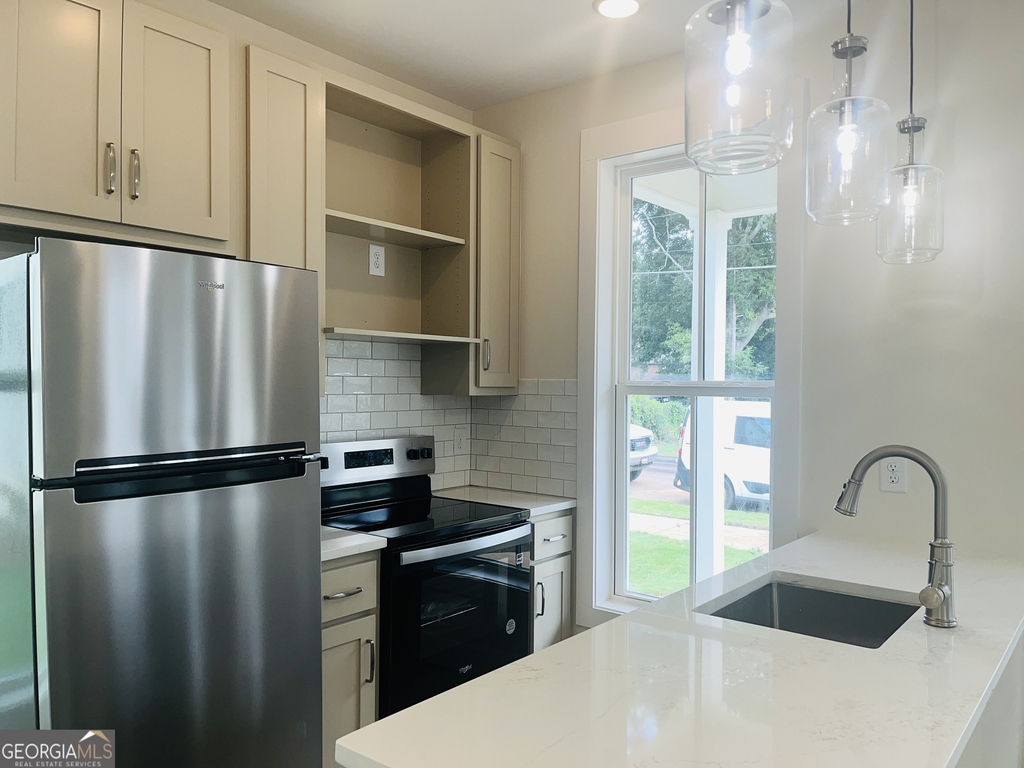 604 Freeman Street - Photo 4