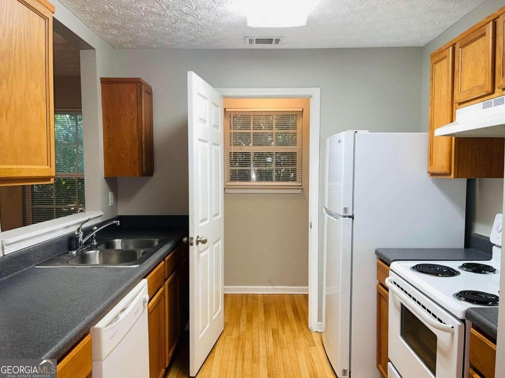 105 Granite Street - Photo 6