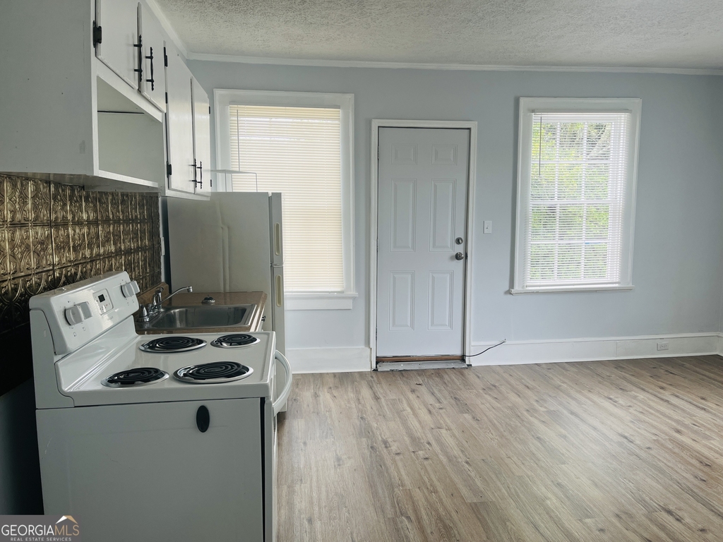 504 Broad Street - Photo 5