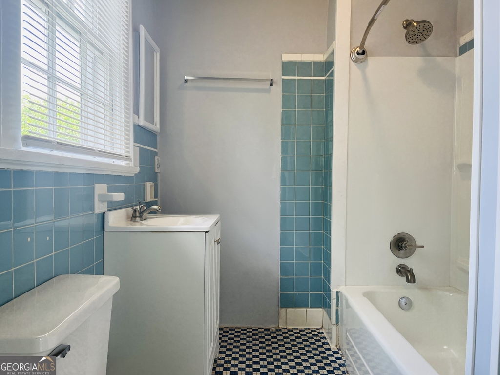 504 Broad Street - Photo 12