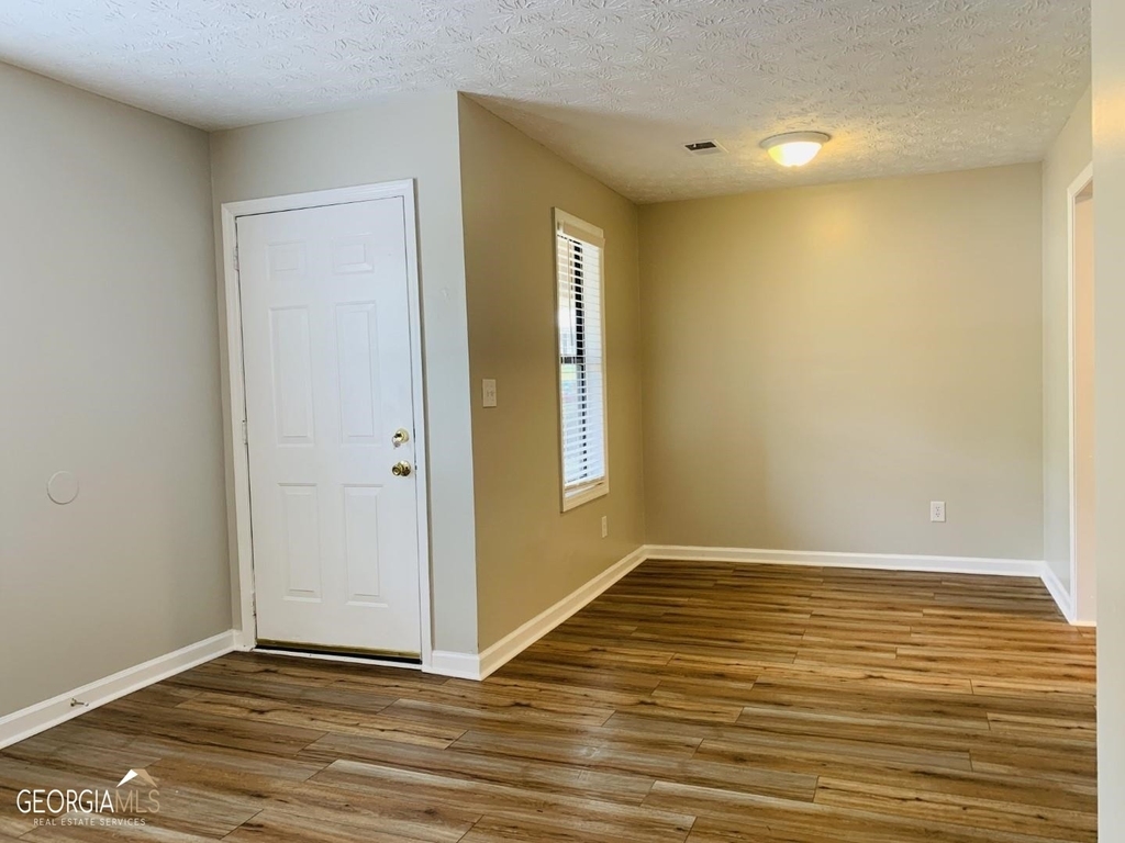 140 Pine Terrace - Photo 2