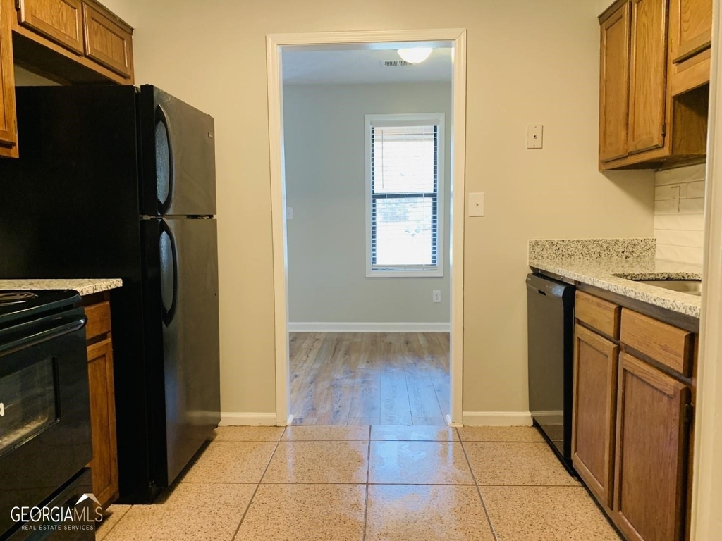 140 Pine Terrace - Photo 5