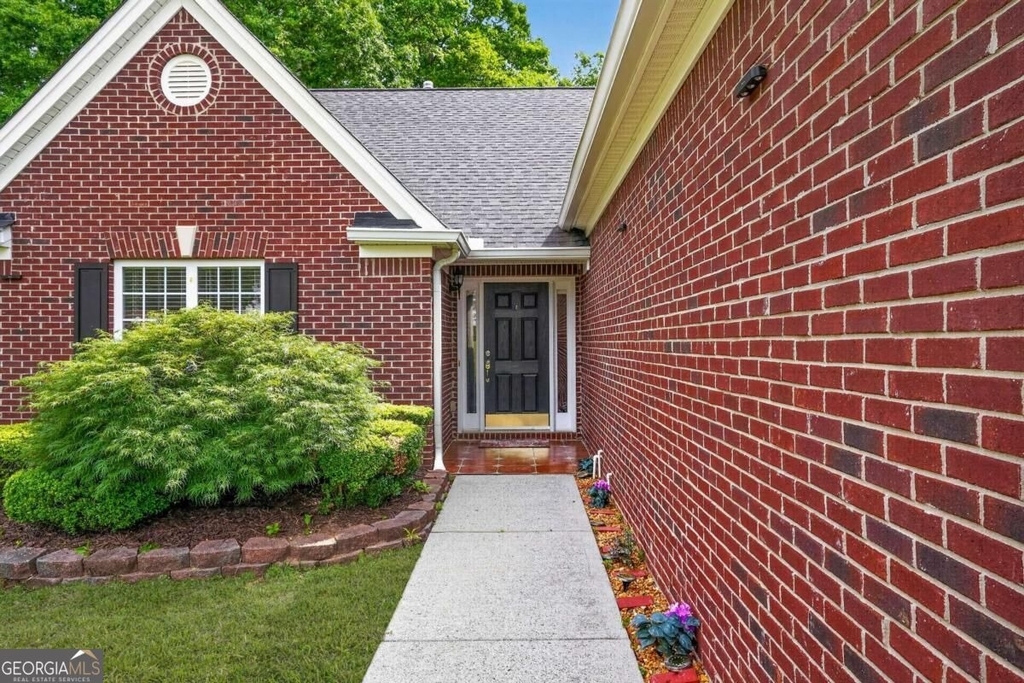 2270 Taylor Pointe Way - Photo 3