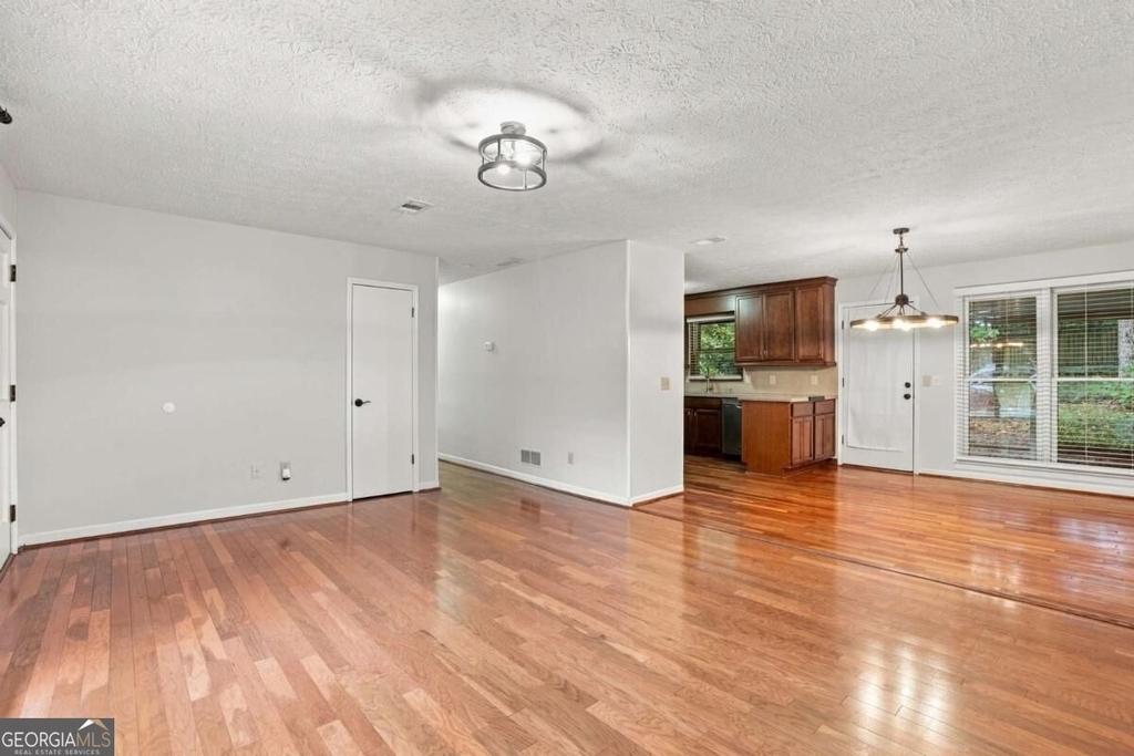 3095 Woodland Drive Nw - Photo 8
