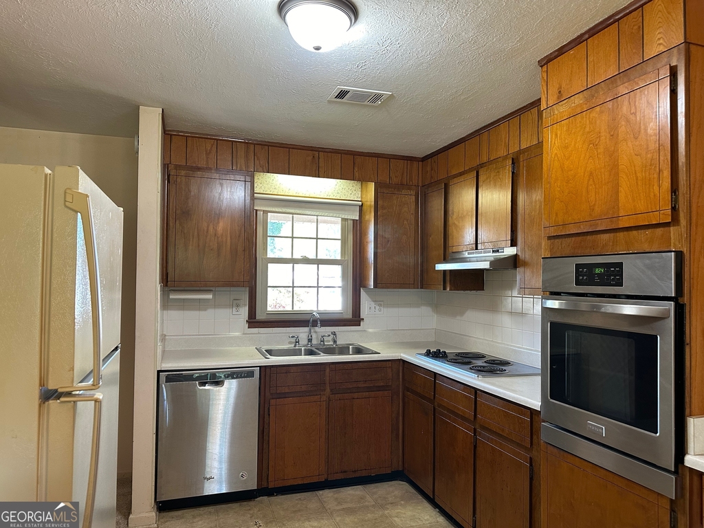 266 Valencia Circle - Photo 2