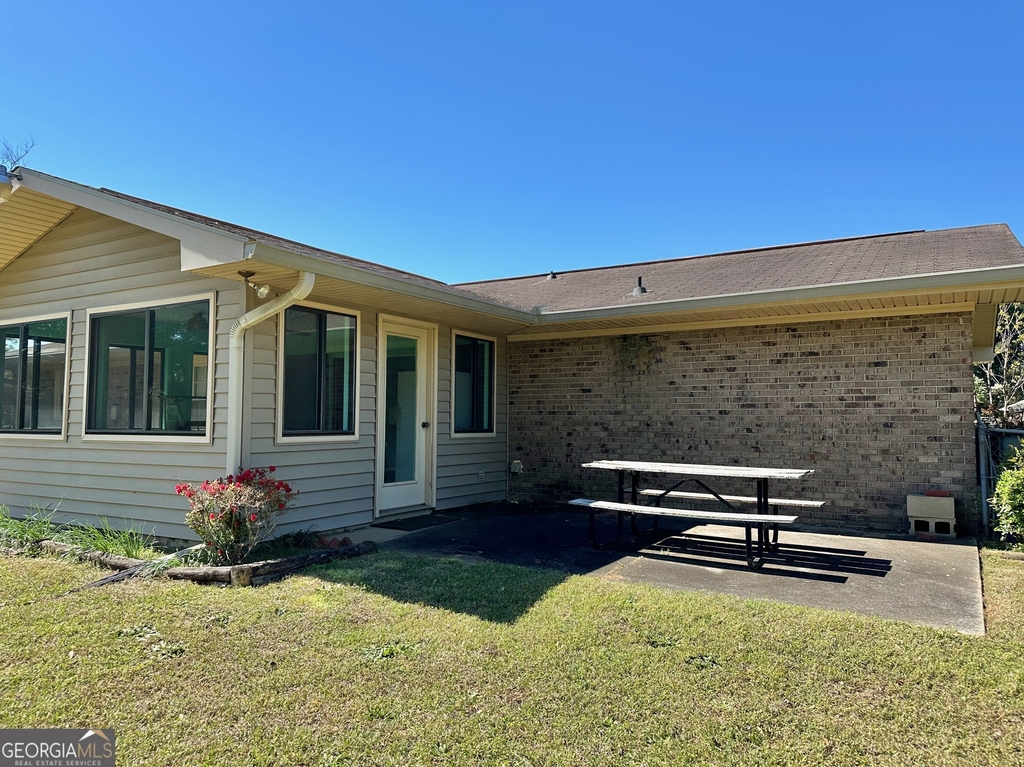 266 Valencia Circle - Photo 18
