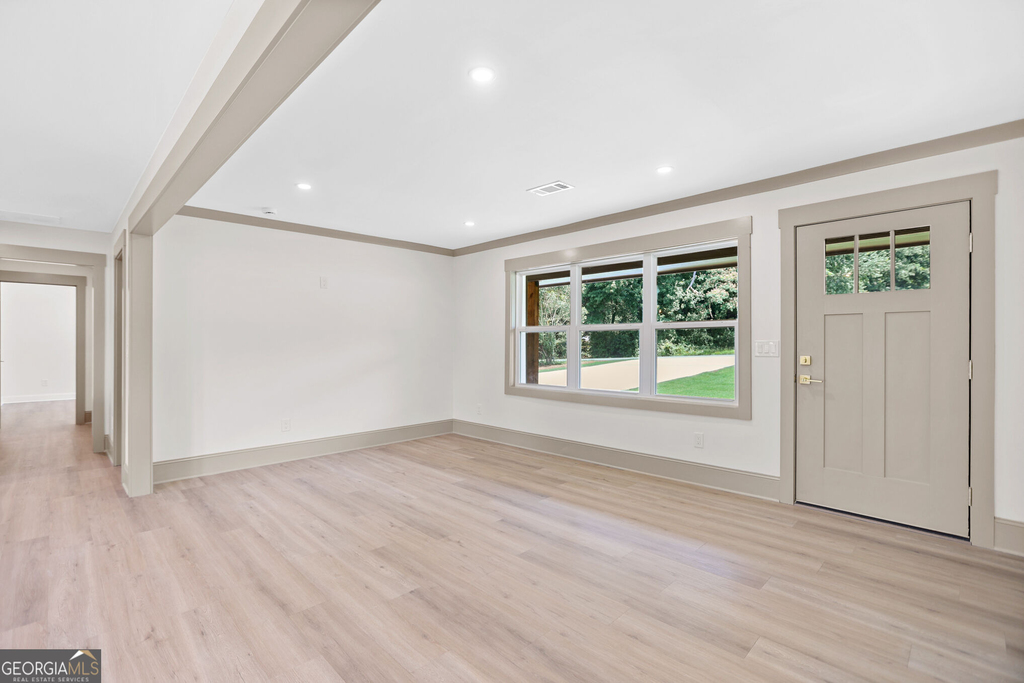 66 Young Avenue - Photo 3