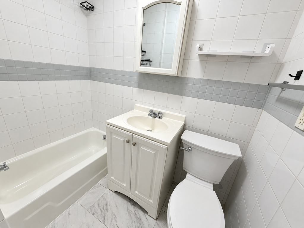 369 Menahan Street - Photo 4