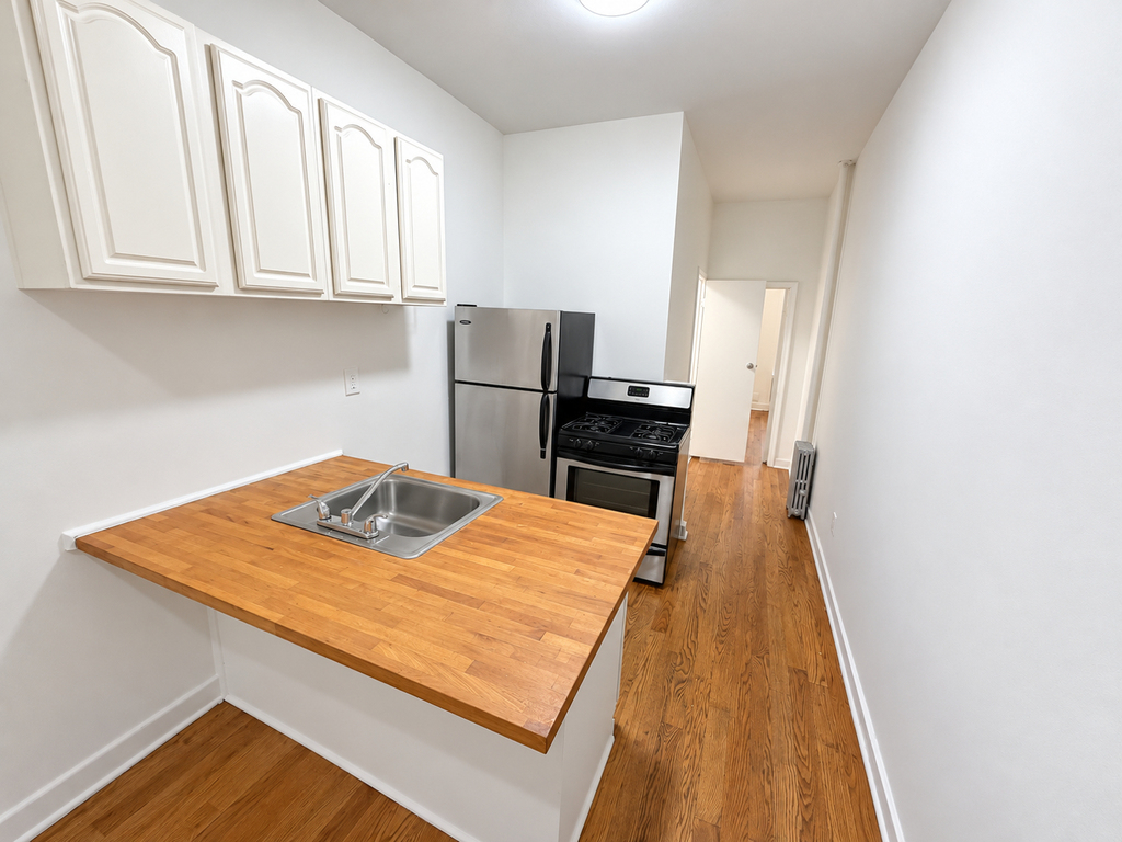 369 Menahan Street - Photo 0