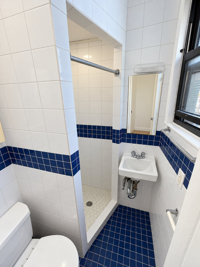 369 Menahan Street - Photo 11