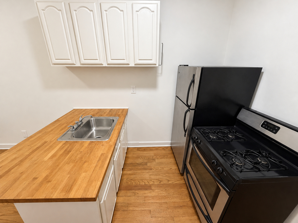 369 Menahan Street - Photo 3