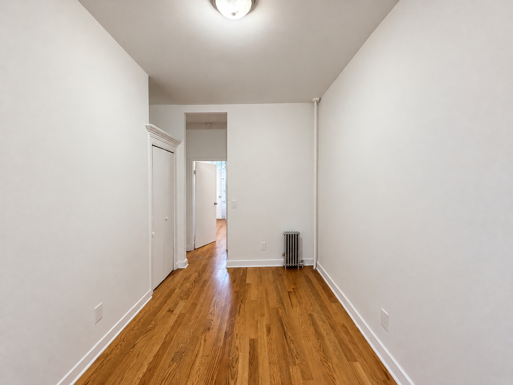 369 Menahan Street - Photo 2
